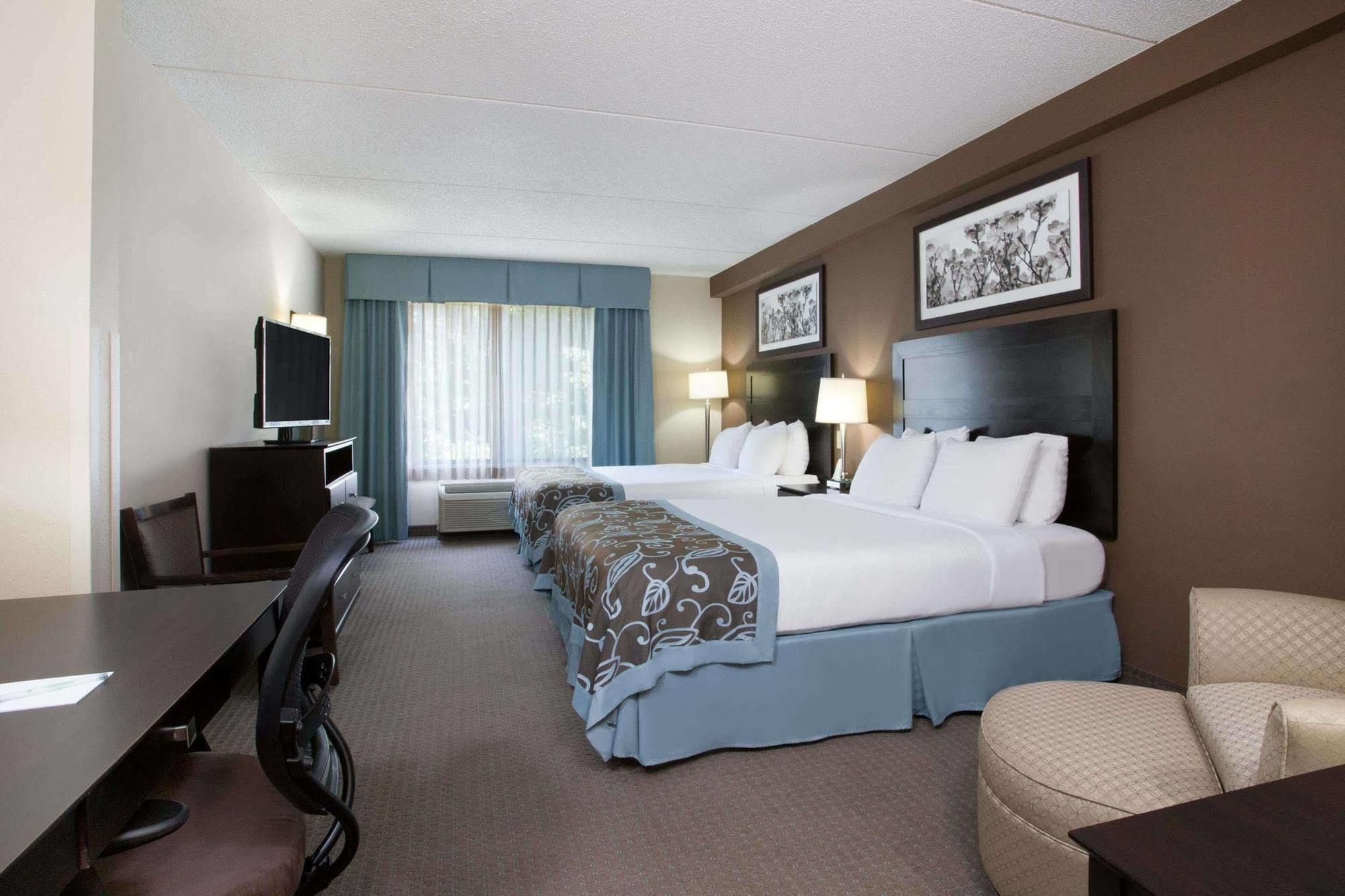Wingate By Wyndham Garner/Raleigh South Hotel Exterior photo